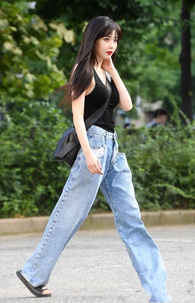 泫雅厉害了!穿白裙似仙女,网友:性感遮不住