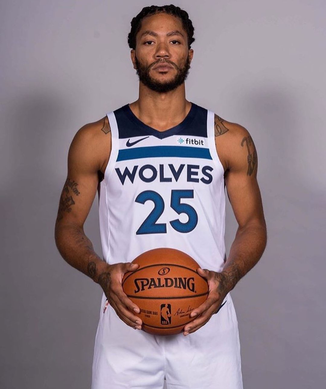 罗斯新赛季定妆照,换了新发型!不由自主的哼唱一首小哪吒