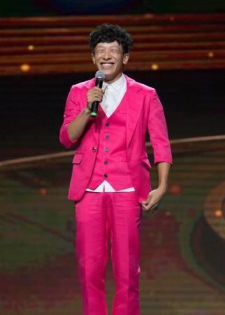 赵本山最厉害的徒弟,撞脸宋小宝得过拳击冠军,今却却做主播为生