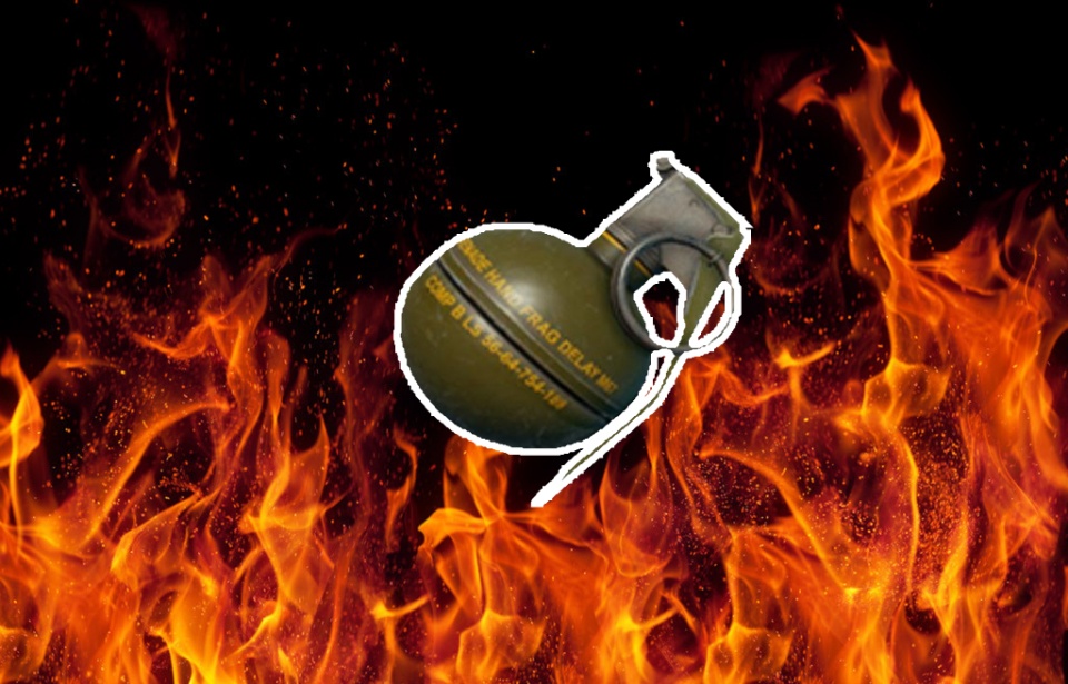 绝地求生:一颗手雷在脚下爆炸却毫发未损!拼夕夕上买的吧?