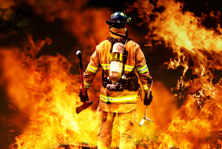 公安消防部队十多万人正式集体退役,从此没有穿军装的消防兵了