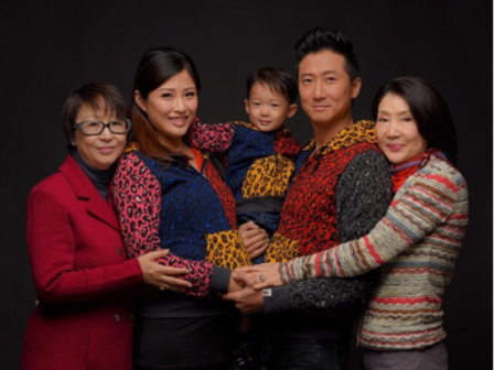 洪金宝孙子录制《想想办法吧爸爸》正面照首曝光