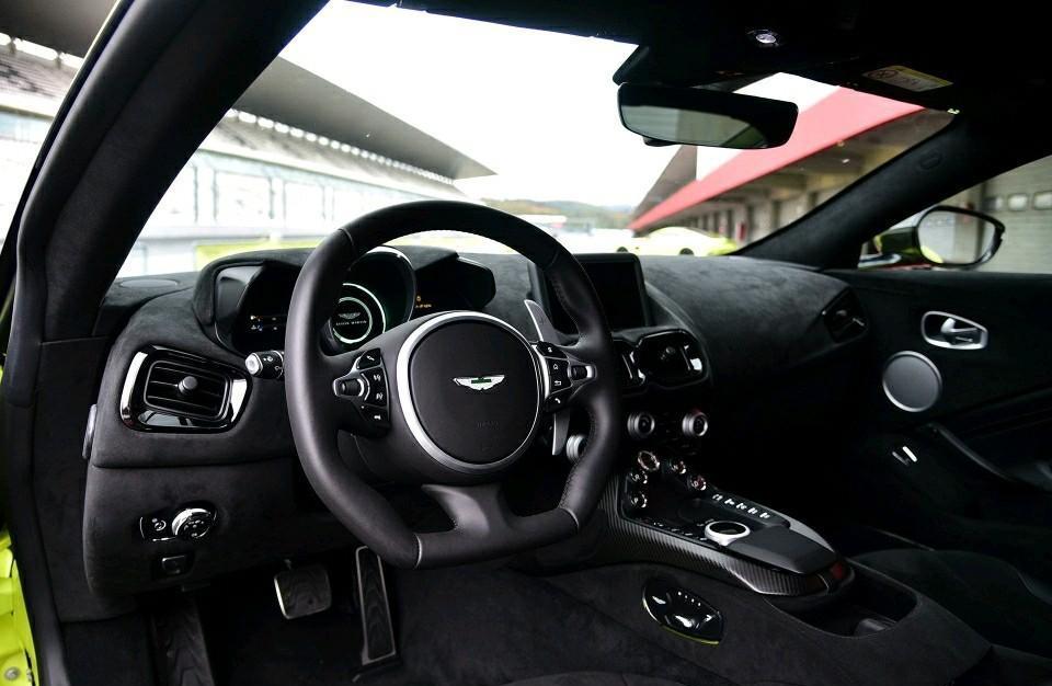 最便宜的阿斯顿马丁,最大马力510匹,200万谁还买保时捷