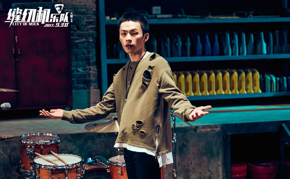 李鸿其,爱读加缪的非典型台湾小生|李鸿其|醉·生梦死|加缪_新浪新闻