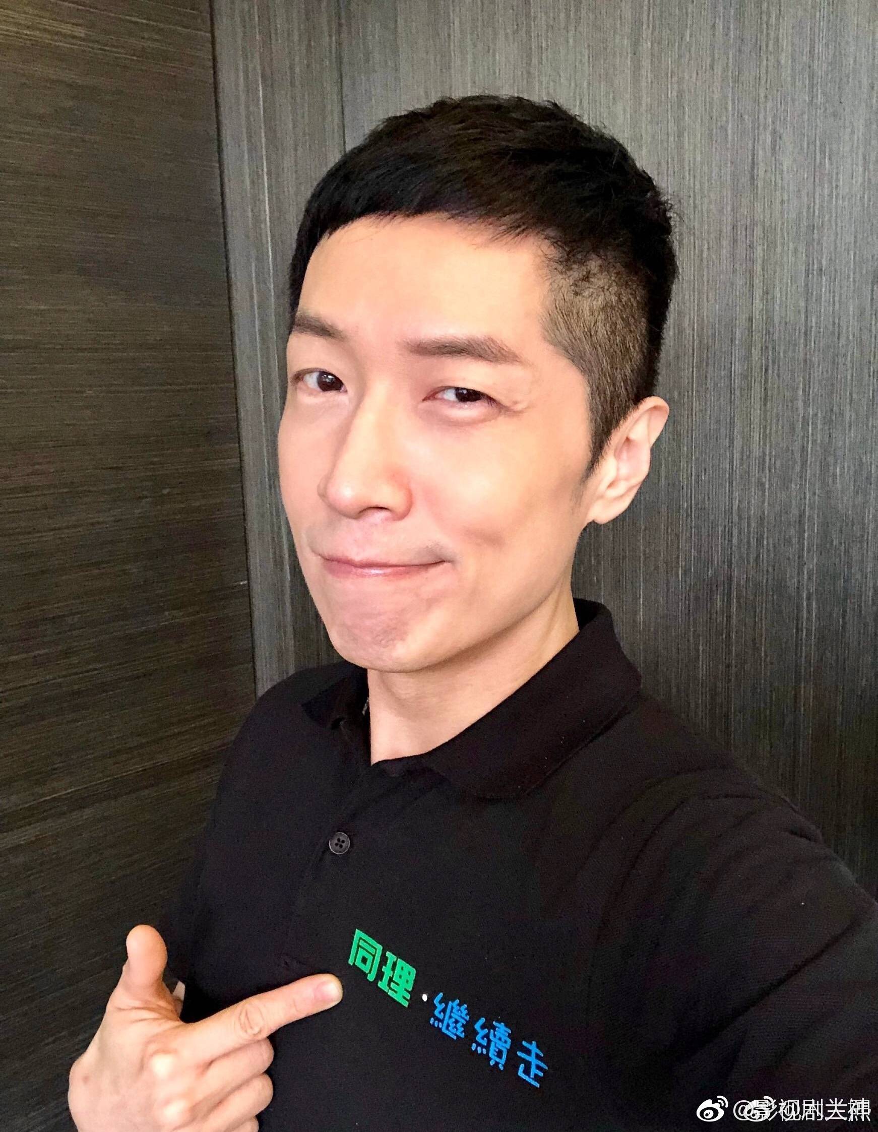 马浚伟要开学了tvb知名艺人马浚伟为了去北大上学做足了准备