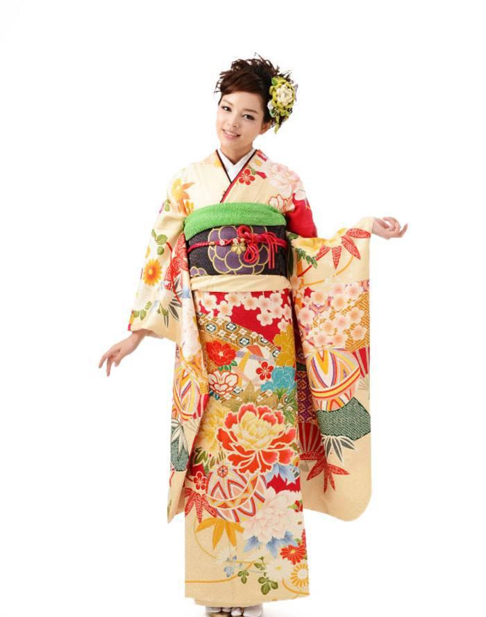 中日韩传统服装大对比, 你最爱哪款?