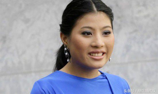 西里凡纳瓦里是现任泰国国王vajiralongkorn的女儿,但这并不是她唯一