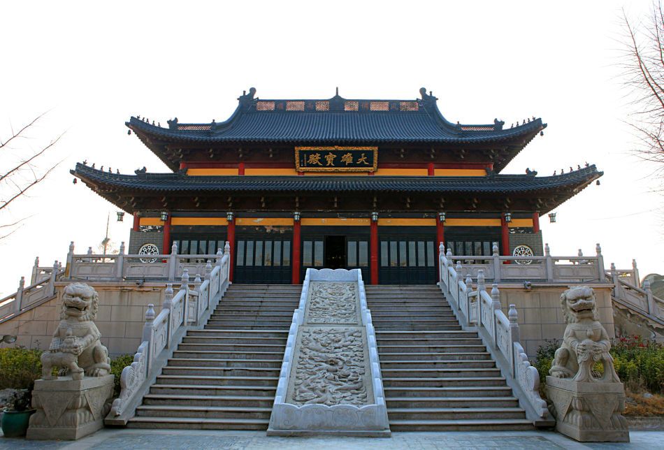 为什么中国的寺庙都有"大雄宝殿?"为什么还都要盖两层?