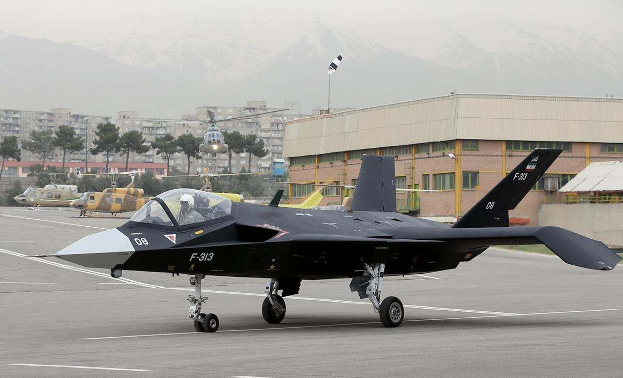 伊朗国产f-313隐形战机