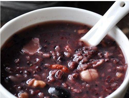 年轻人压力太大, 常喝健脑粥补补, 远离亚健康精力更充沛