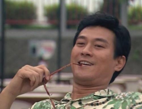 《烟雨蒙蒙》中纠结反复的何书桓;《天地男儿》中正义凌然的徐永邦