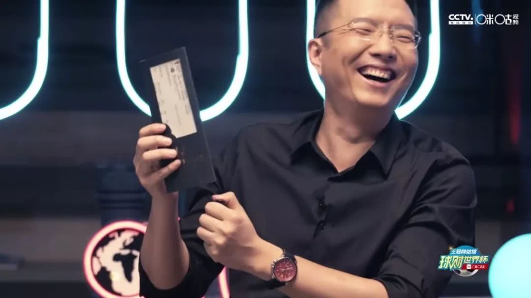 金话筒王冠携手著名体育评论员李戈,财经评论员李藏宇,以及蔡依林,snh