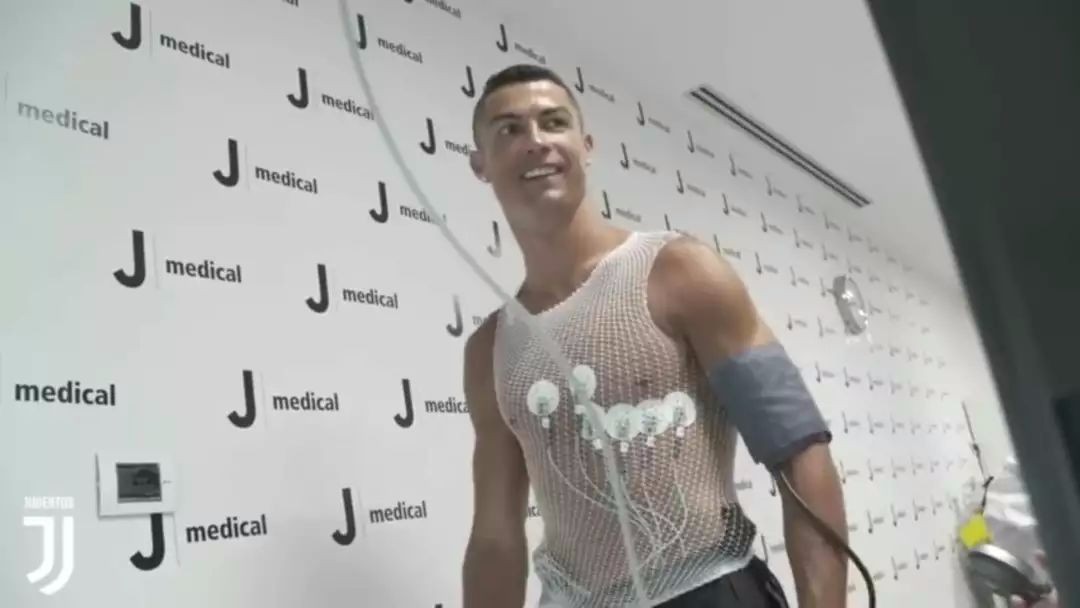 c罗身体年龄20岁!身体一半是肌肉,自律的他值得粉一辈子!