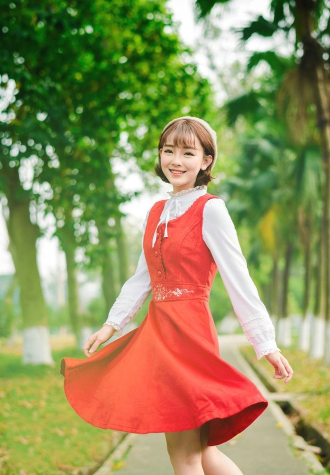 阳光清纯可爱14岁美丽可爱女生穿红装俏皮唯美写真集 676767