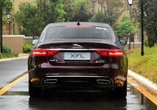 一豪车直降13万,档次比奥迪a6l高,因车尾多了2个汉字卖不动?