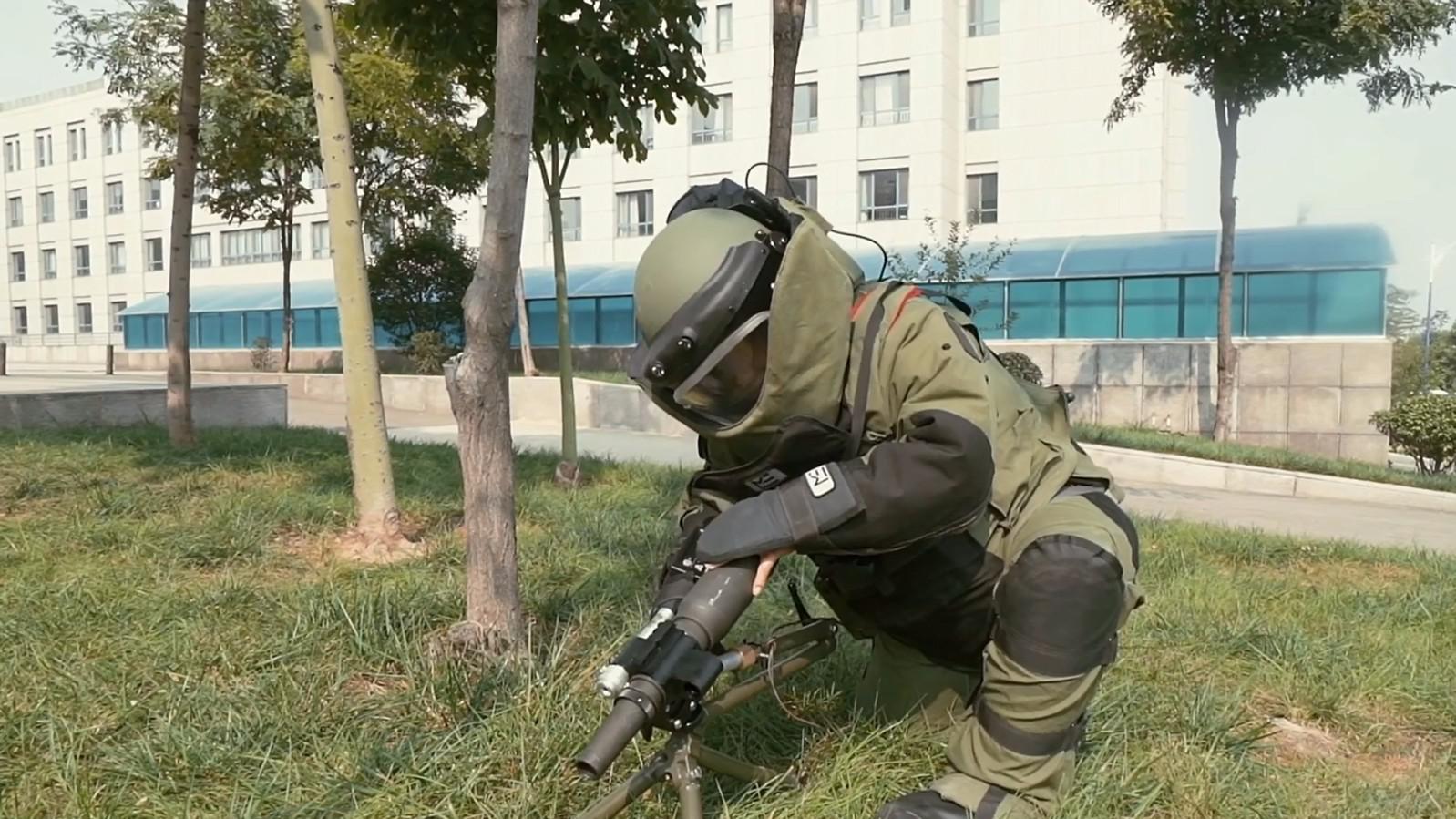 山东济南排爆英雄张保国,徘徊生死线半辈子,只为守护民众安全