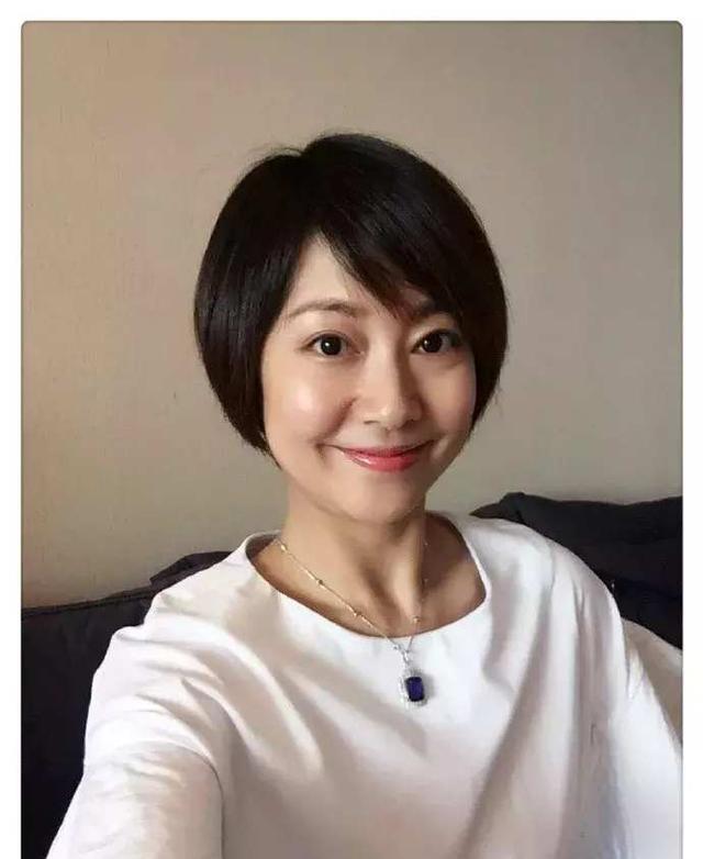 张卫健44岁妻子张茜近照 两次怀孕却不能生,张卫健把她当宝