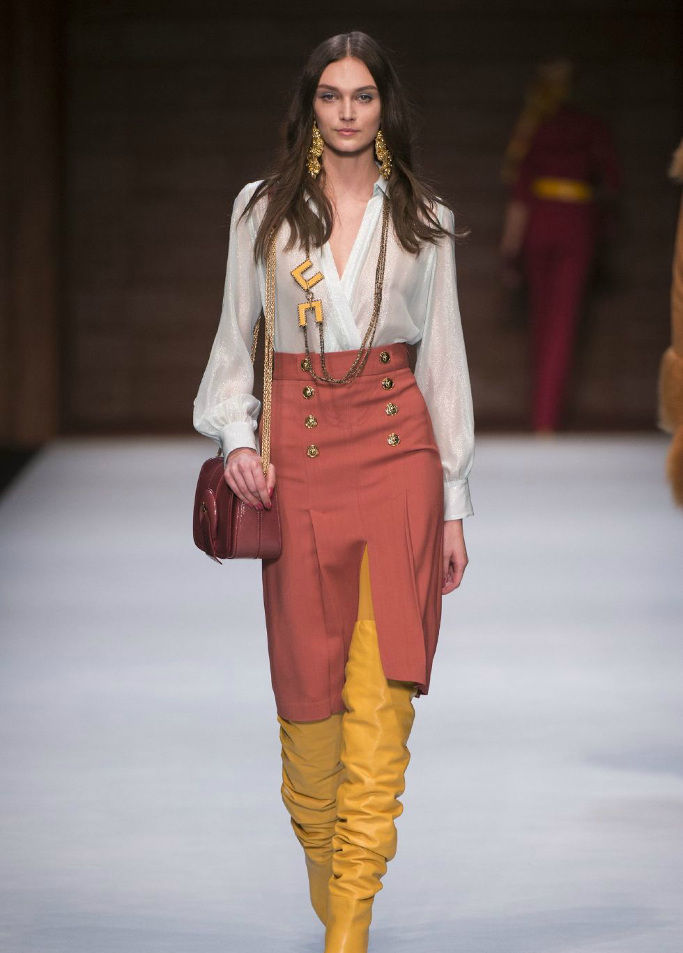 2018秋冬系列,暖色调温馨设计感十足_新浪看点