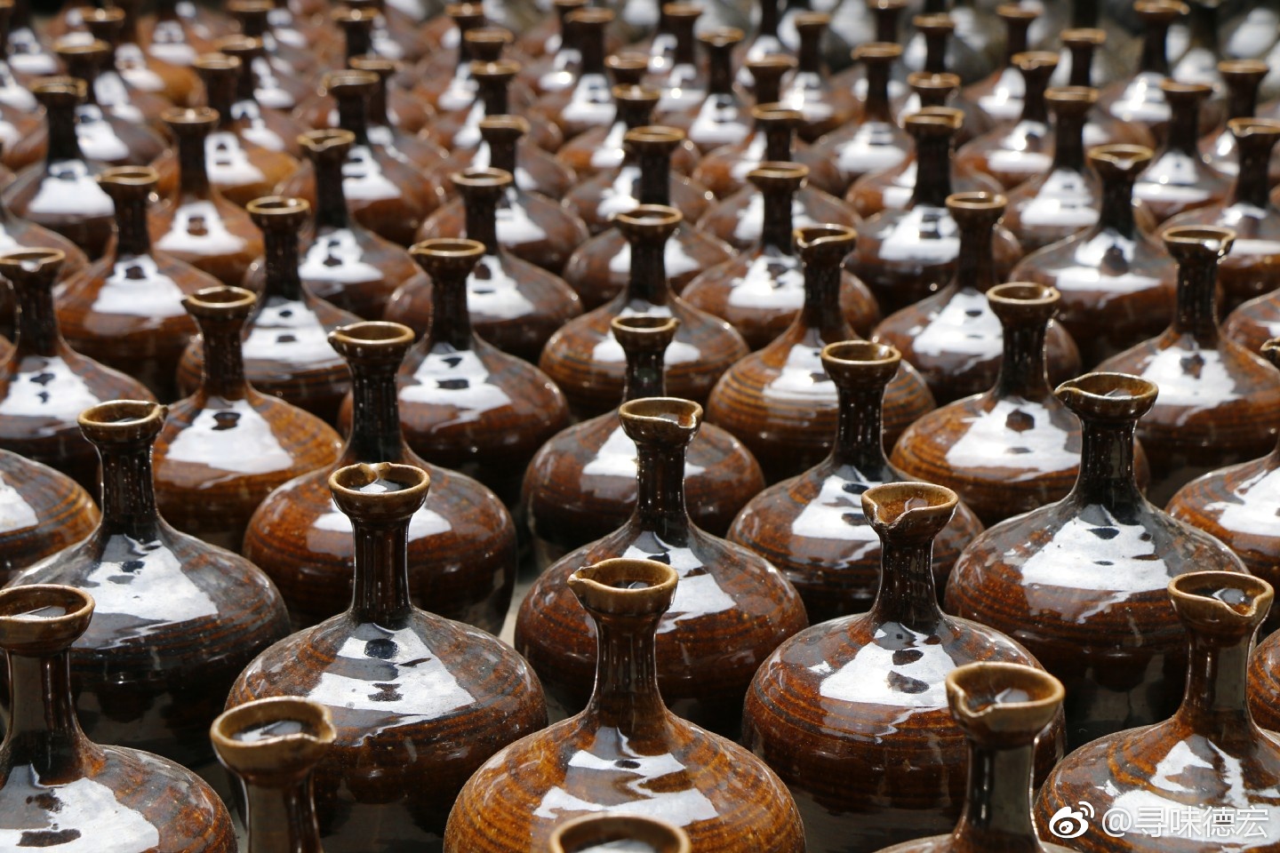 品尝了下牛屎酒入口柔后劲足泯一小口爽爽的睡个午觉