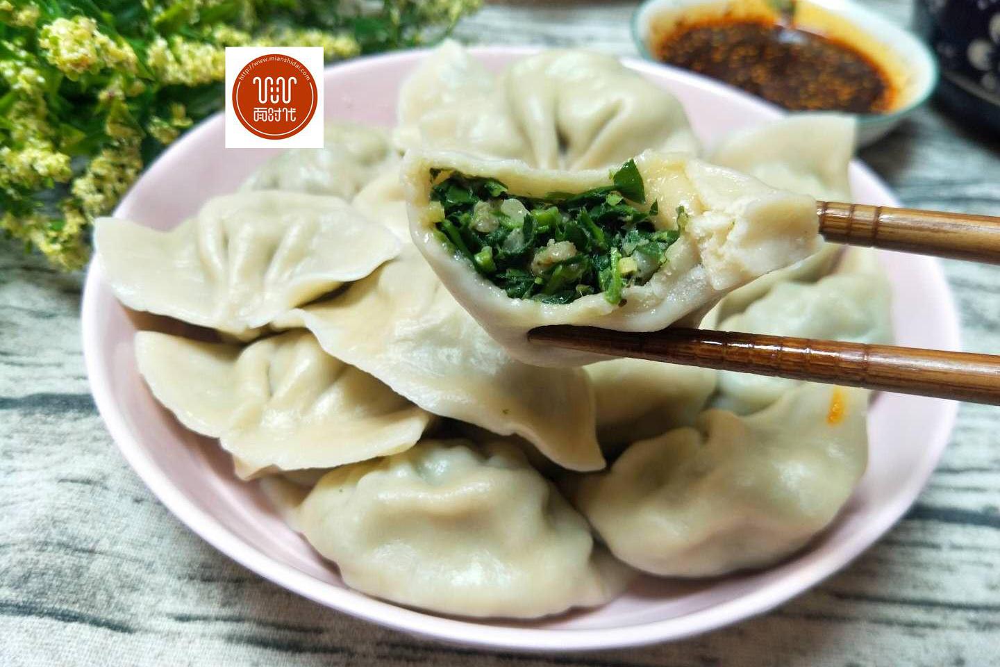 这东西,做菜也做药,拿来包饺子,老香了,入夏前不懂吃太亏了!