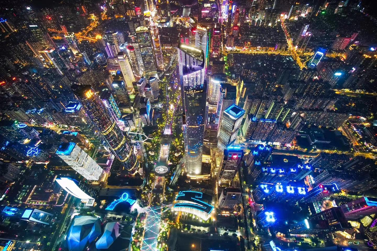 王正坤航拍广州cbd夜景,广州:请叫我世界一线城市!