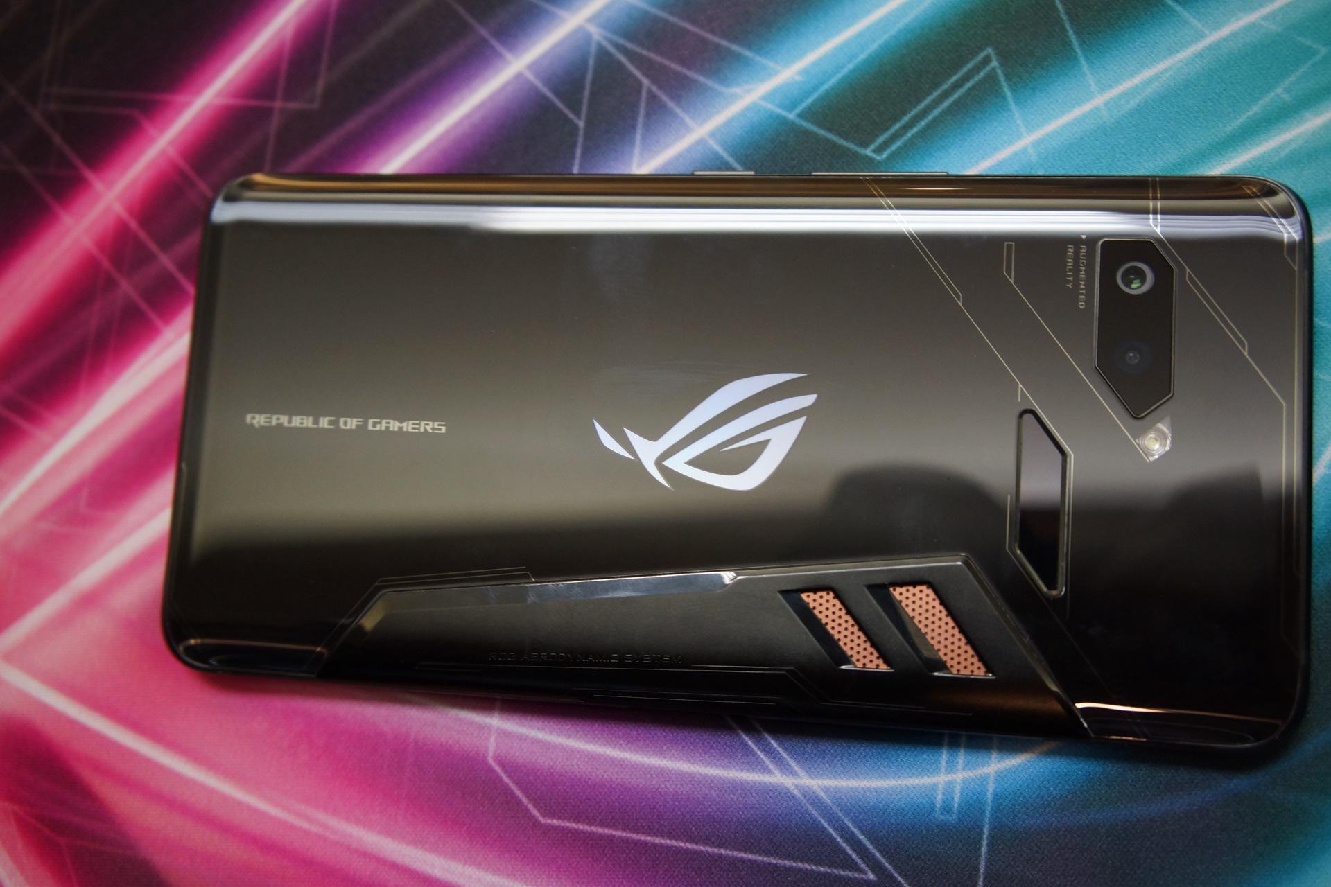 真游戏手机华硕发布asusrogphone游戏手机