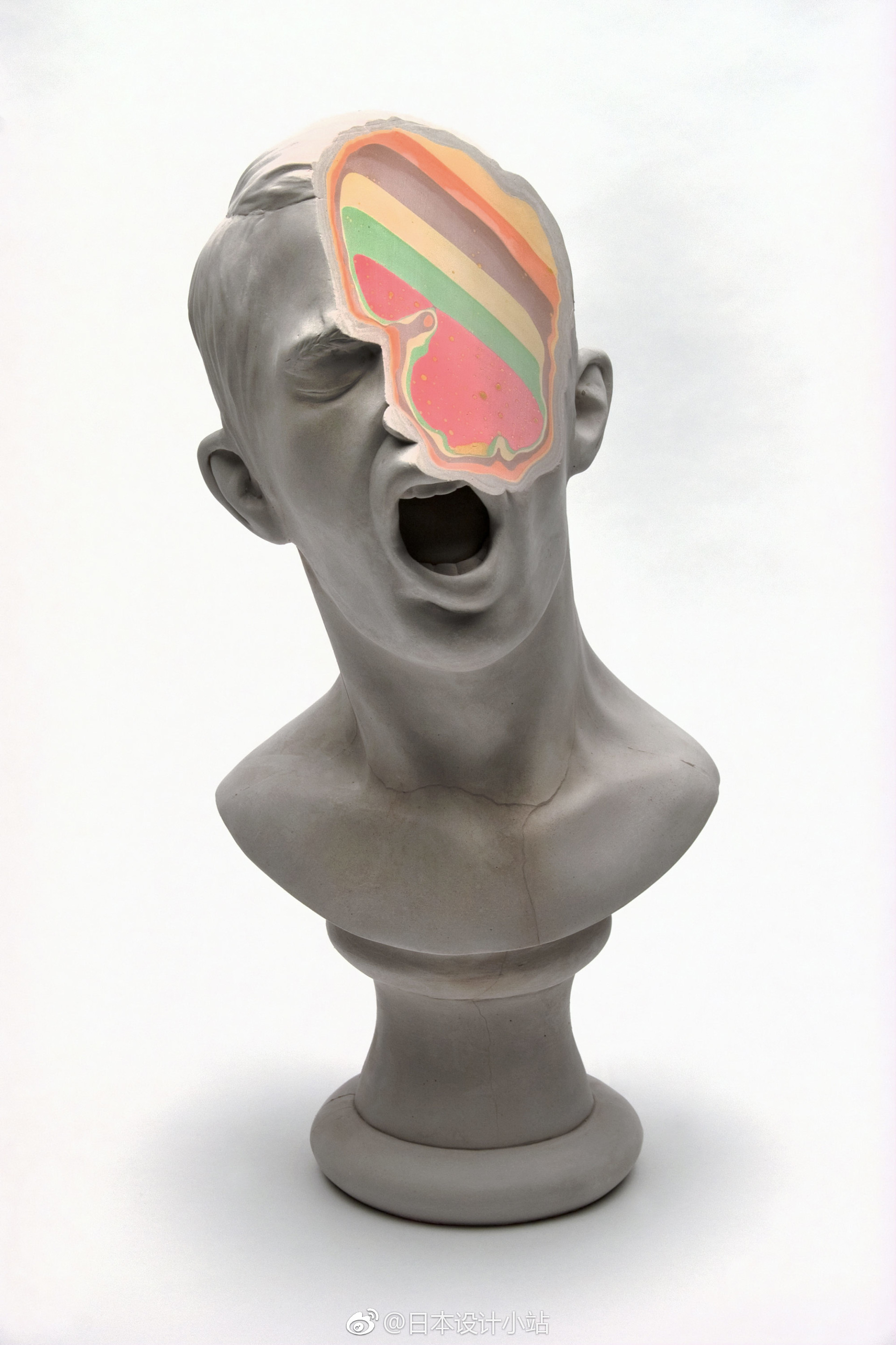 艺术家christina west面部侵蚀雕塑