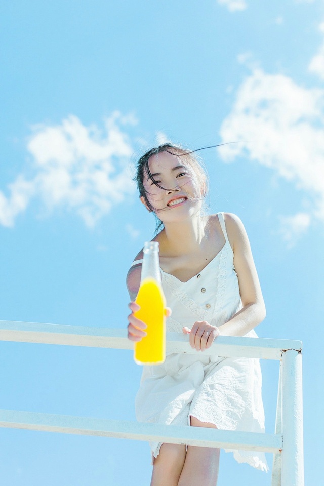 清纯甜美俏皮女孩白色吊带装可爱阳光温馨清凉写真集67676767