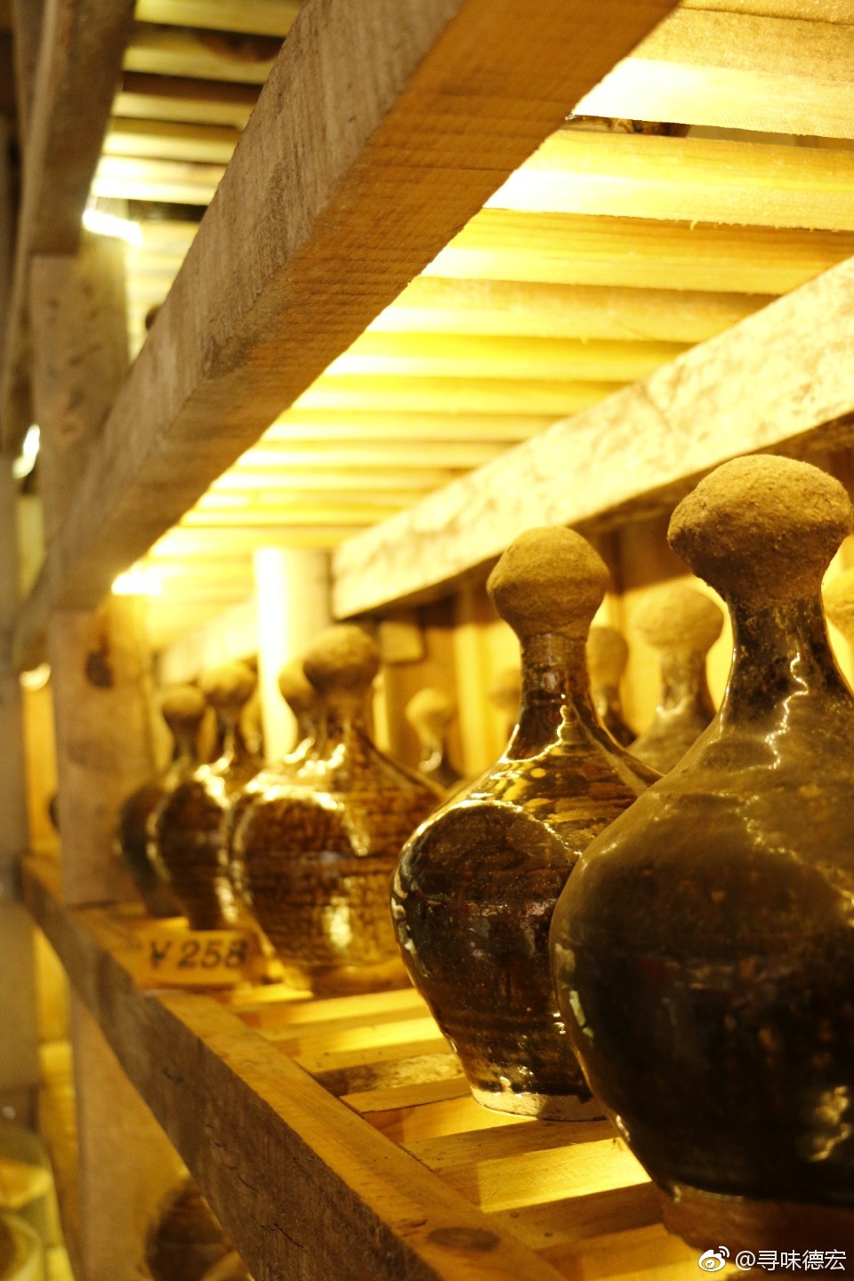 品尝了下牛屎酒入口柔后劲足泯一小口爽爽的睡个午觉