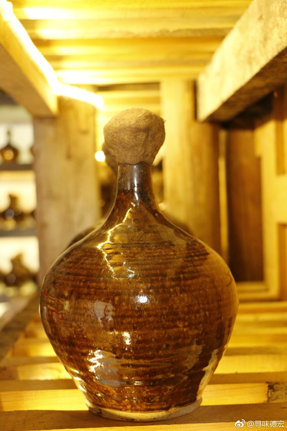 品尝了下牛屎酒入口柔后劲足泯一小口爽爽的睡个午觉