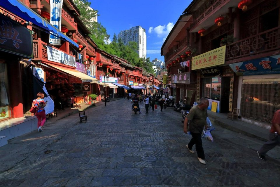 贵州都匀:一座古典美和现代美融合的城市,被誉为高原桥都|都匀|高原|现代美_新浪新闻