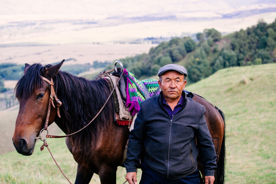 走进那拉提,带你感受哈萨克牧民的日常生活!