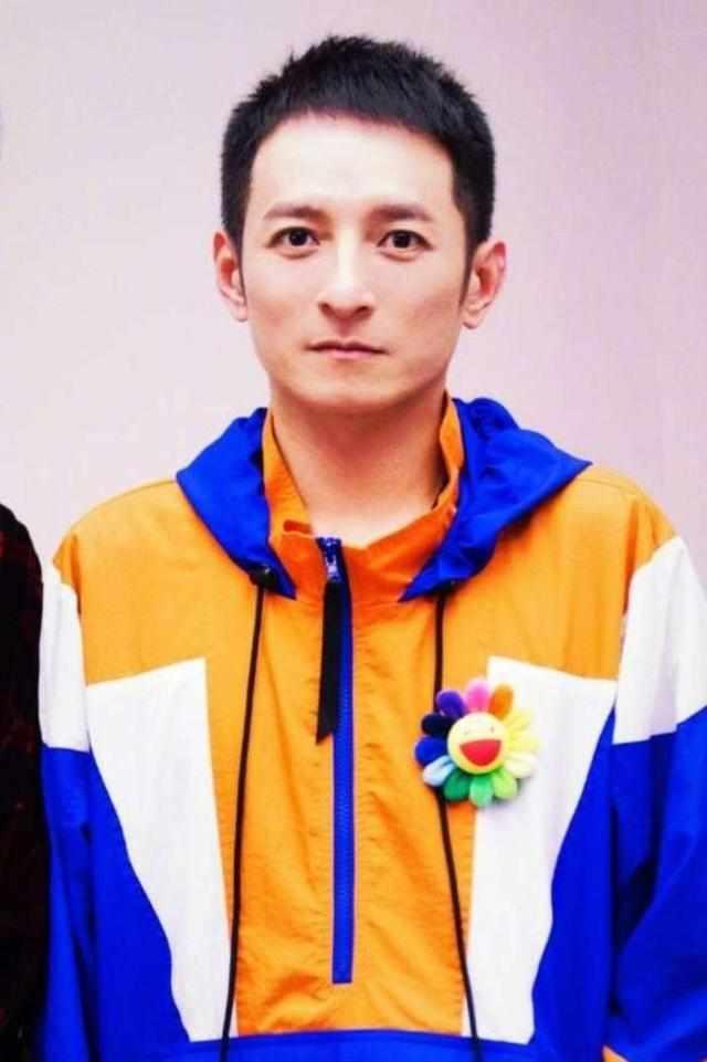 李维嘉突然发5颗破碎的心暗示谢娜即将要离开快乐大本营