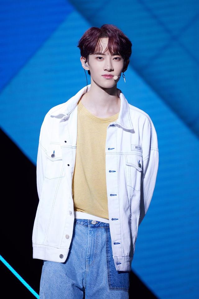 乐华七子next巡演成都站,成员解锁秘密必杀技!