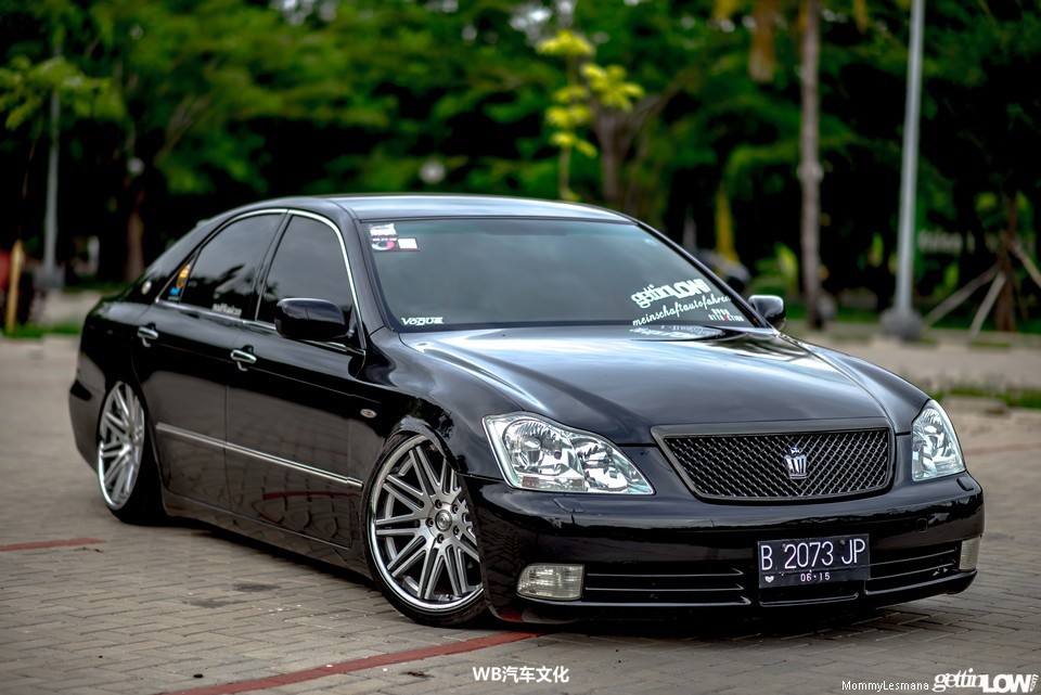 05款皇冠低姿改装案例