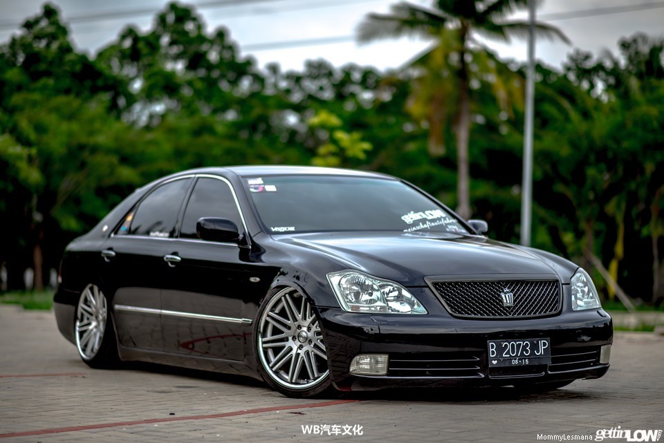 05款皇冠低姿改装案例