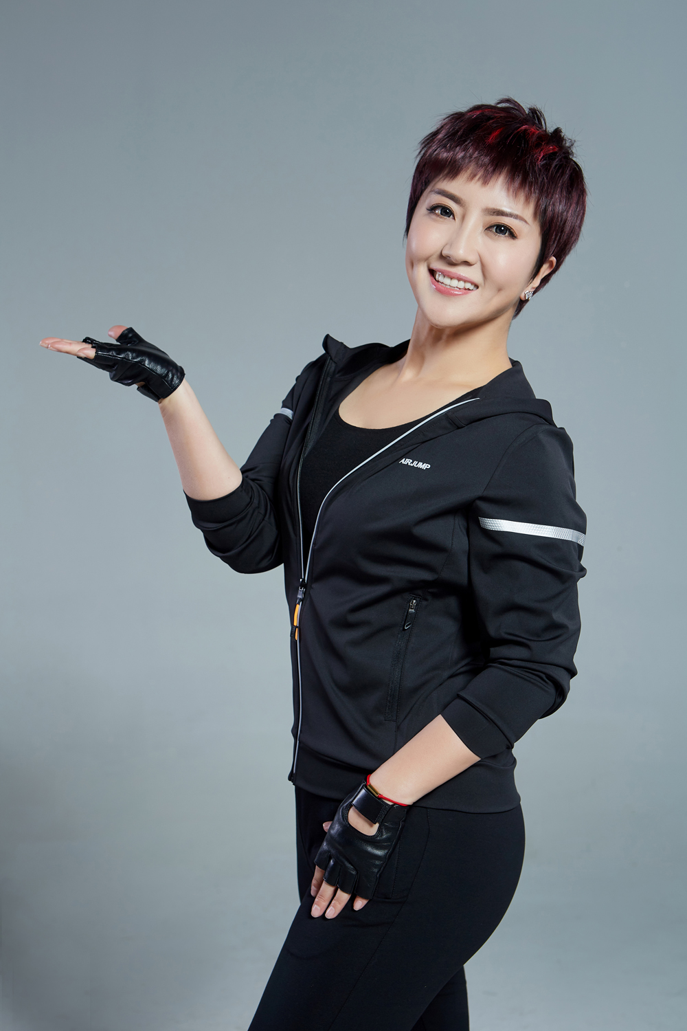 著名歌手格格助力爱健步为亿万父母送上健康礼物