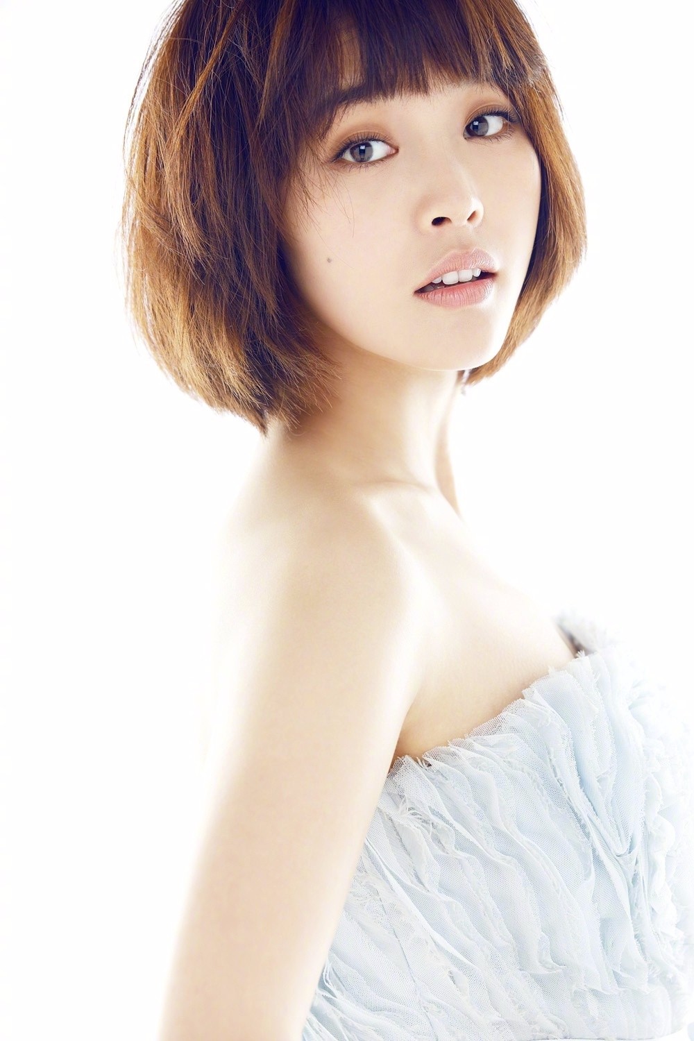 国内多位中青年实力派演员联合主演的庭审律政剧《决胜法庭》今日开机