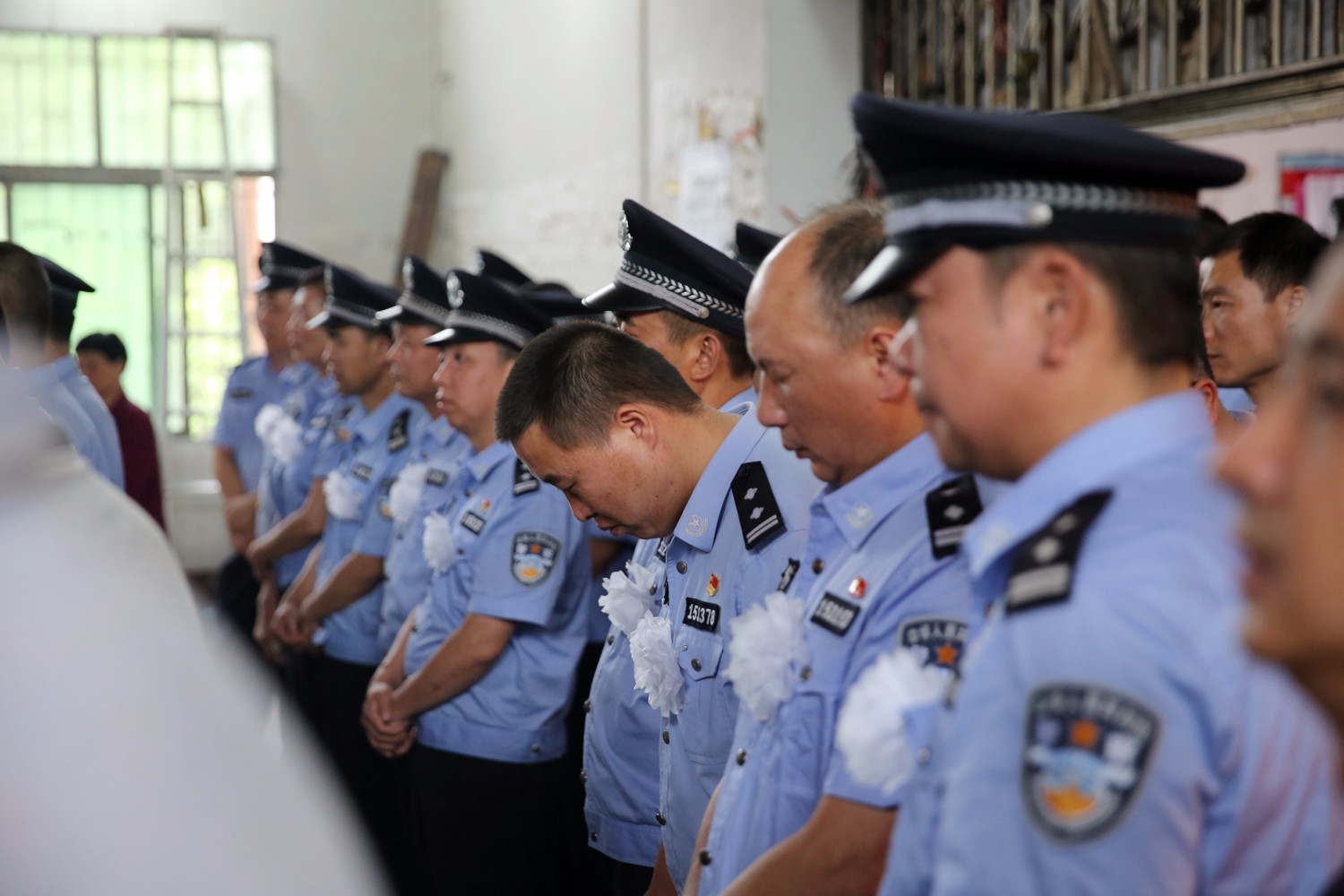 2018年6月1日下午5时,湖南省郴州市永兴县殡仪馆内,哀乐低回,挽联高悬