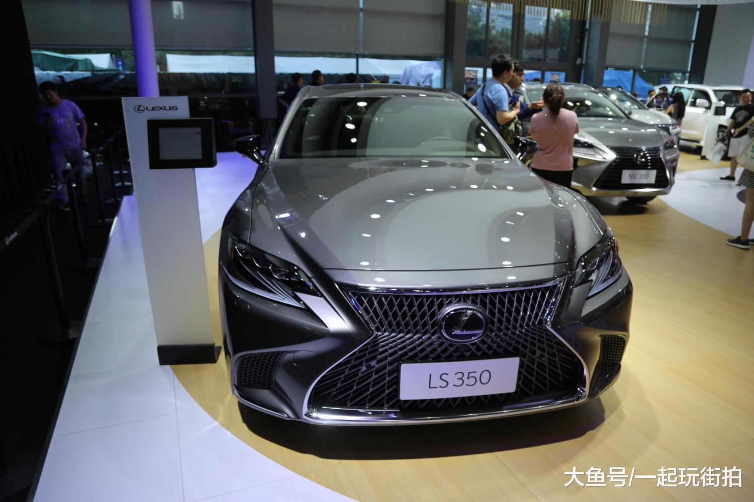 雷克萨斯ls35090万级别旗舰级豪华轿车车展实拍