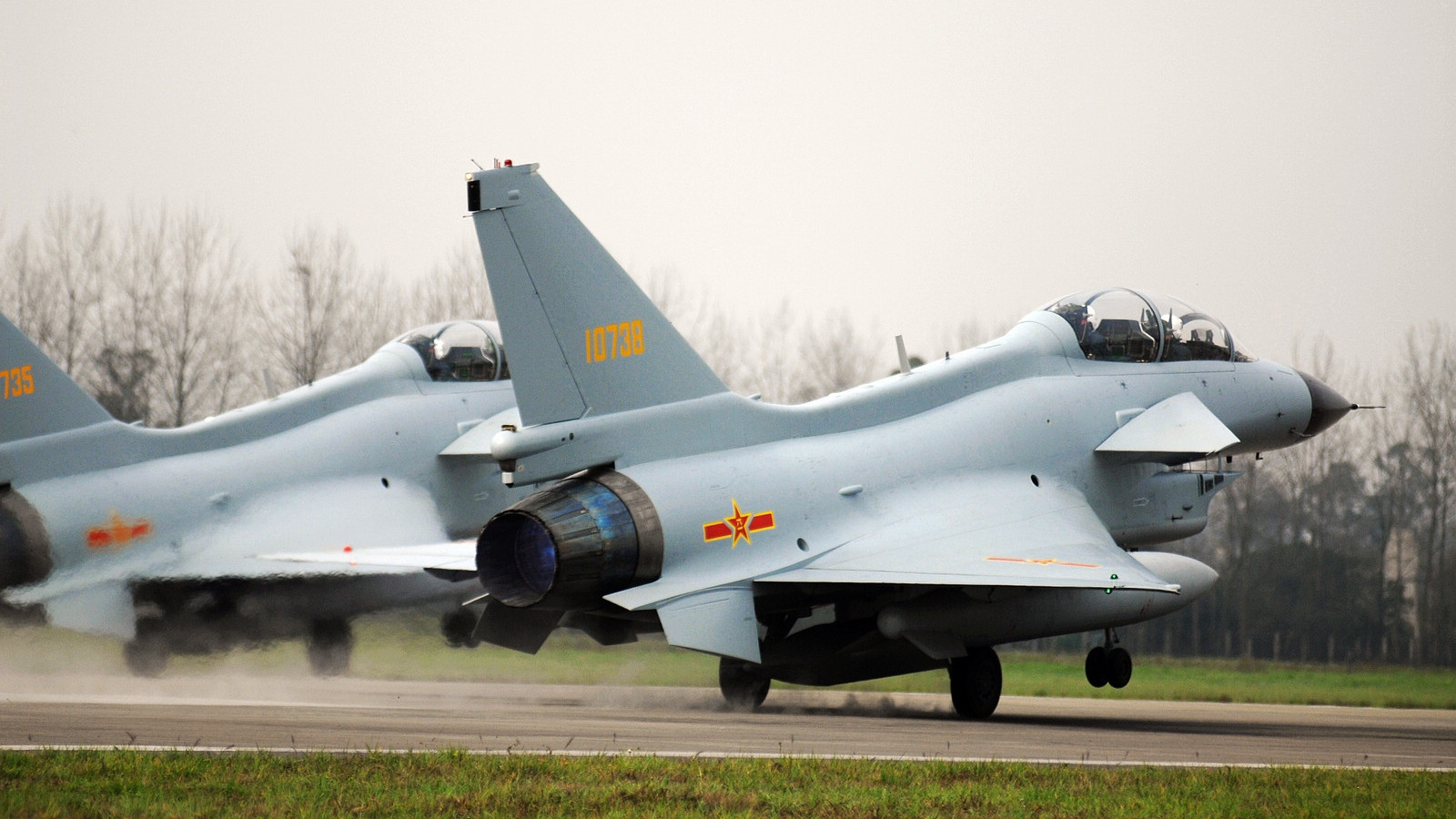 国产歼10型战斗机由保密到正式服役到出改进型不断发展壮大中