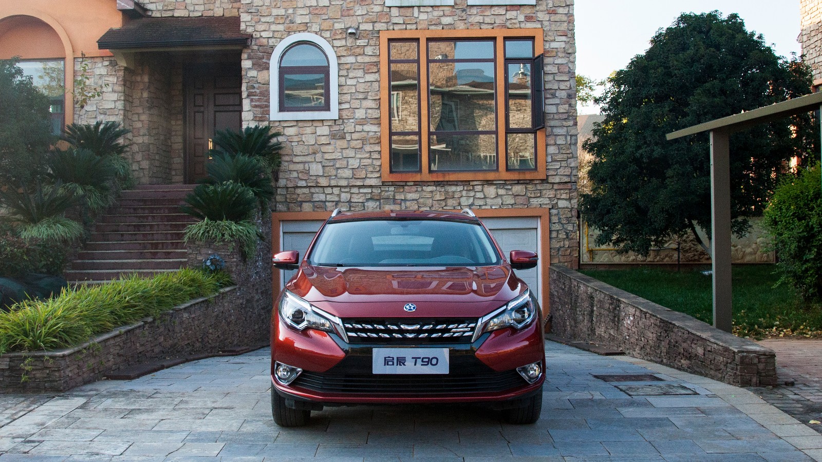 个性与实用兼顾 试驾东风启辰 t90