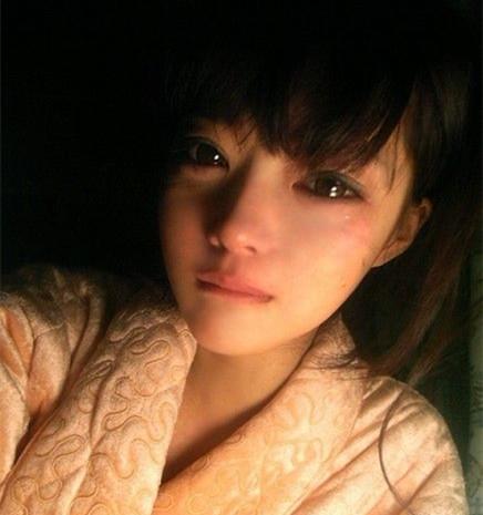 父亲过世欠下10多万, 独女一筹莫展, 两陌生人开豪车来争相还债