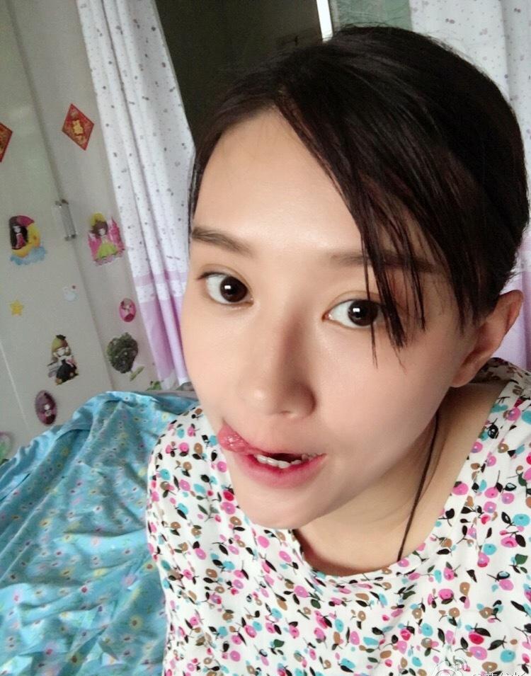 刘英剧外原来这么美啊|蒋依杉_新浪新闻
