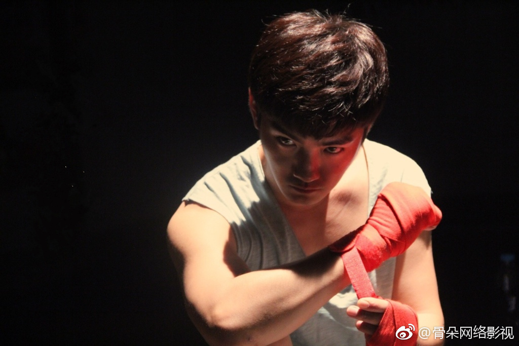 新剧动态|洪连城|黄子轩|肖茵_新浪新闻