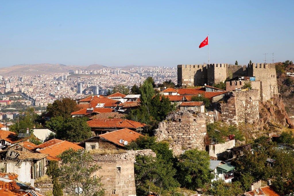 吃完中午饭在小城周围游览一下后就驱车前往土耳其首都安卡拉(ankara)