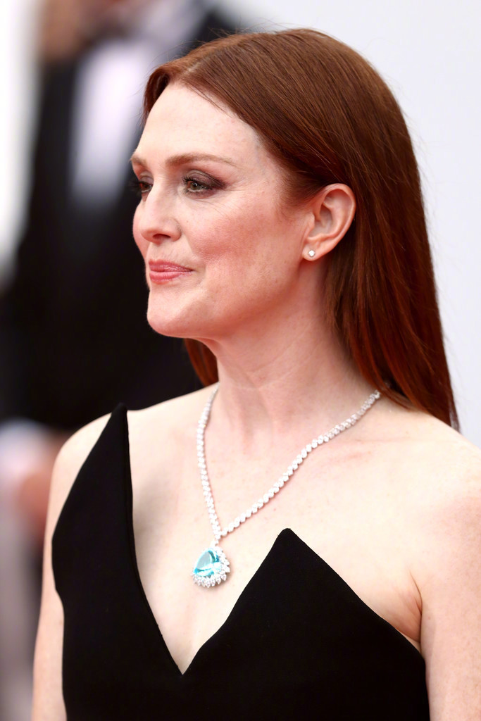 出席yomeddine首映红毯的朱丽安摩尔juliannemoore