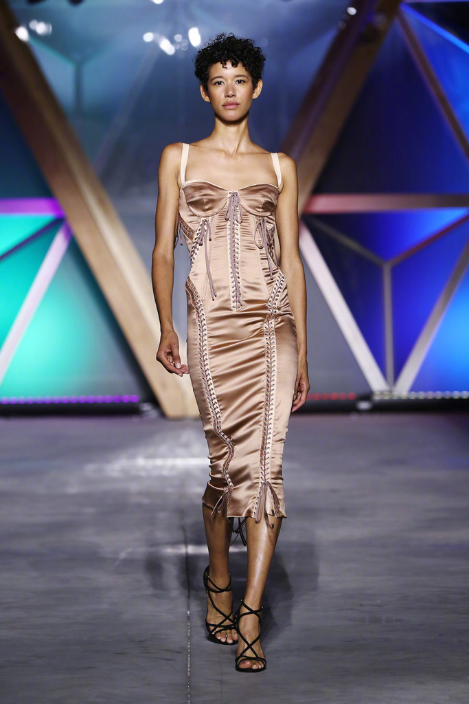 fashion for relief cannes 2018(慈善show),走秀的