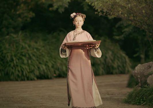 看魏璎珞如何穿出高级灰和清淡风,赢得皇上青睐!