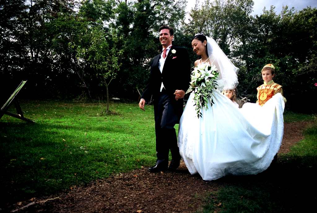 婚后姜丰随着理查德住在英国,两人幸福美满,2007年2月7日,姜丰发布名